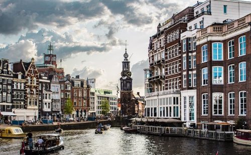 Holandska vlada ulaže 2,5 milijardi evra da zadrži ASML