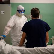 JOŠ 54 OSOBE ZARAŽENE KORONA VIRUSOM U SRBIJI Preminuo jedan pacijent u poslednja 24 sata