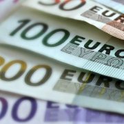 Rast evropskih kamata doneće skuplje kredite i srpskim građanima i privredi