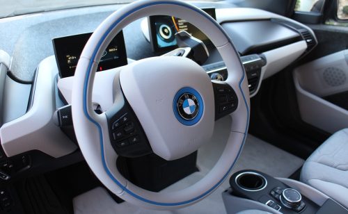 BMW povlači skoro 372.000 vozila zbog kvara na kočionom sistemu