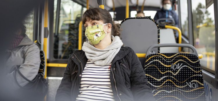 MASKE OBAVEZNE U JAVNOM PREVOZU, PREPORUKA DA SE NOSE I U ZATVORENOM, najnovije mere Kriznog štaba