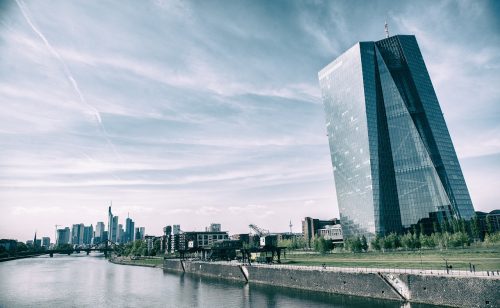 ECB namerava da podigne kamatne stope u decembru