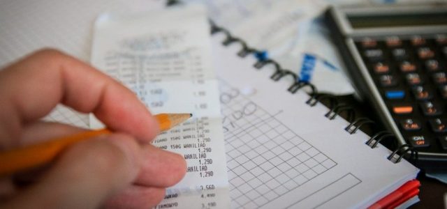 VREDNIM NAGRADAMA PROTIV SIVE EKONOMIJE Počelo slanje koverata za igru „Uzmi račun i pobedi“, a iz ministarstva finansija za Biznis.rs objašnjavaju zašto treba učestvovati