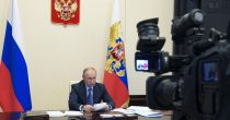 RUSIJA POVEĆALA PROIZVODNJU MEDICINSKE OPREME I LEKOVA Putin naložio izolaciju do 11. maja