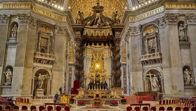 POPUŠTANJE EPIDEMIOLOŠKIH MERA U ITALIJI Otvorena bazilika Svetog Petra u Vatikanu