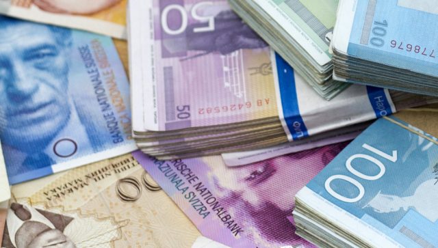 Prosečna neto plata u novembru 69.136 dinara