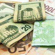 Funta, jen i evro na višedecenijskim najnižim vrednostima prema dolaru  