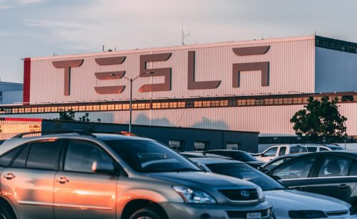 Tesla namerava da kupi opremu vrednu 2,9 milijardi dolara za proizvodnju solarnih panela