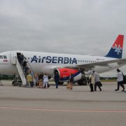 Povratna avionska karta Niš – Beograd između 50 i 70 evra