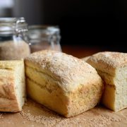 Potrošnja hleba u Srbiji skoro prepolovljena