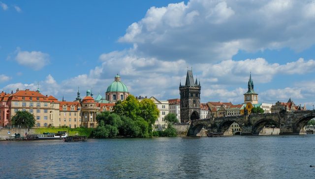 Fijala: Češka ekonomski nije u situaciji da razmišlja o uvođenju evra
