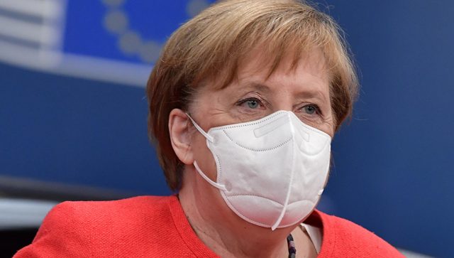 EKONOMIJA NE SME DA STANE UPRKOS LOŠIJOJ EPIDEMIOLOŠKOJ SITUACIJI Angela Merkel poručila da će država postaviti prioritete