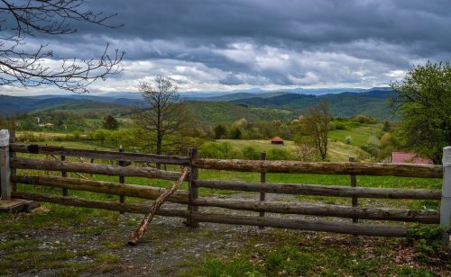 Penzionerima besplatni vaučeri za odmor u Srbiji