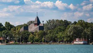 Palić čeka nove mere zaštite, dok u zaštićenoj celini nestaju stari objekti