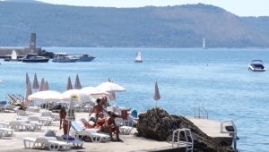 Stalni sezonci kao odgovor na manjak 25.000 radnika u Crnoj Gori