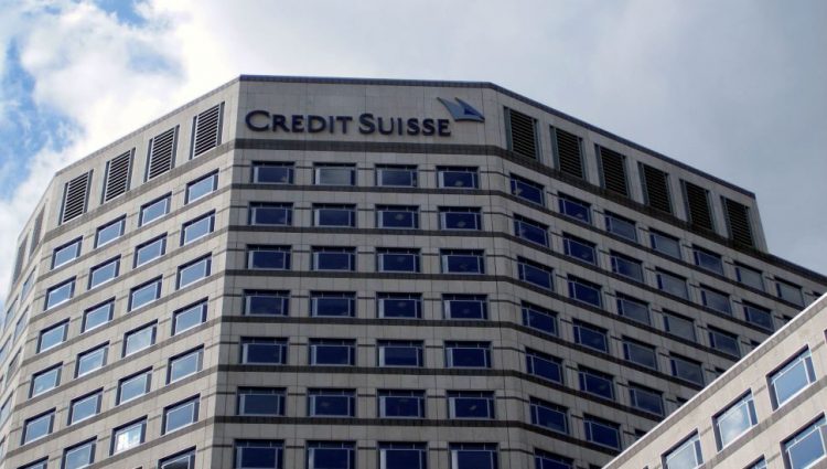 U EVROPI SE STVARA NOVI FINANSIJSKI DIV Najveće švajcarske banke UBS i Credit Suisse vode pregovore o spajanju