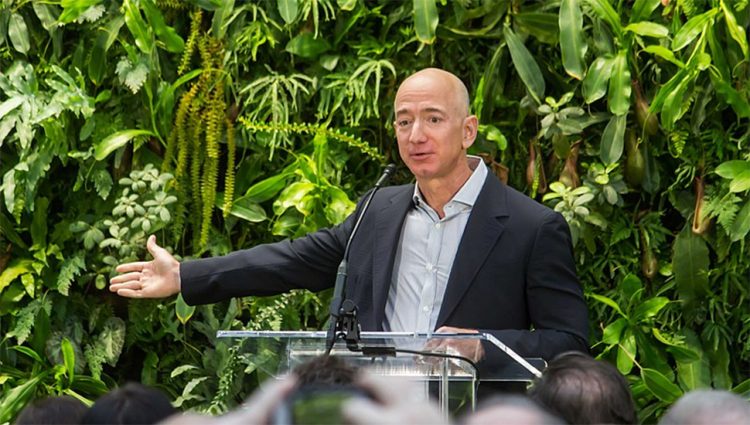 OSNIVAČ AMAZONA NAJBOGATIJA OSOBA U ISTORIJI Džef Bezos blizu rekordnih 200 milijardi dolara imovine