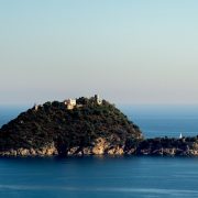 UKRAJINAC KUPIO ITALIJANSKO OSTRVO Galinaru u Ligurijskom moru platio 10 miliona evra