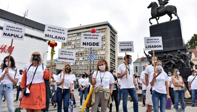 (FOTO) DESET MINUTA ZA SPAS TURIZMA Širom Srbije održana manifestacija za pomoć turističkim radnicima