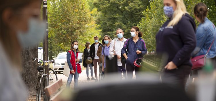 NOŠENJE MASKI OBAVEZNO I NA OTVORENOM PROSTORU, odlučio Krizni štab Nove epidemiološke mere stupile na snagu odmah