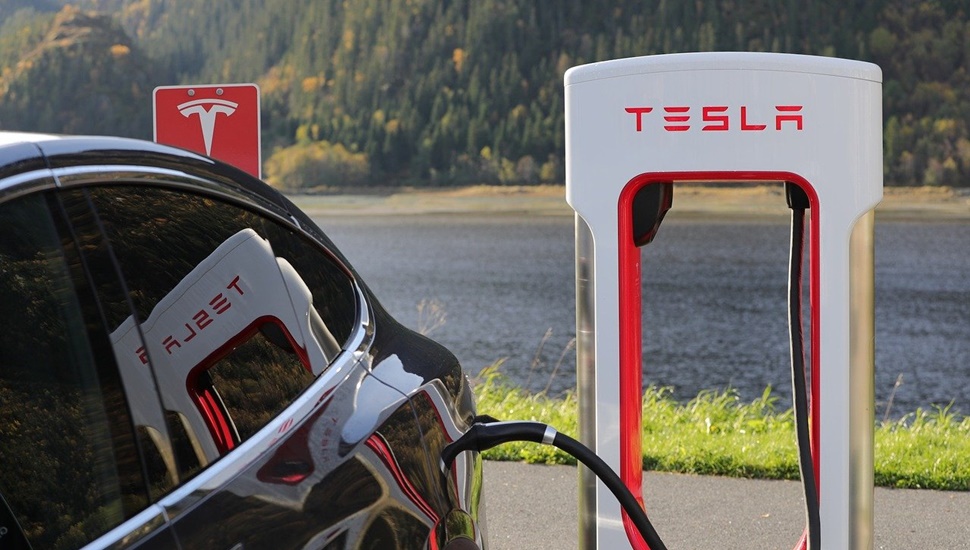 Tesla električno vozilo