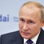 MOSKVA NE ISKLJUČUJE DALJA SMANJENJA PROIZVODNJE NAFTE Pratićemo ponašanje tržišta, rekao Putin
