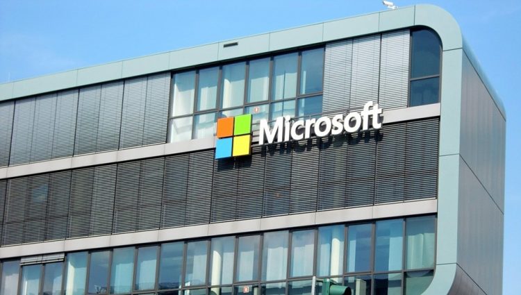 Microsoft zamrzava plate