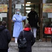 U POSLEDNJA 24 SATA PREMINULA 51 OSOBA U Srbiji još 4.910 novozaraženih, na respiratorima 349 pacijenata