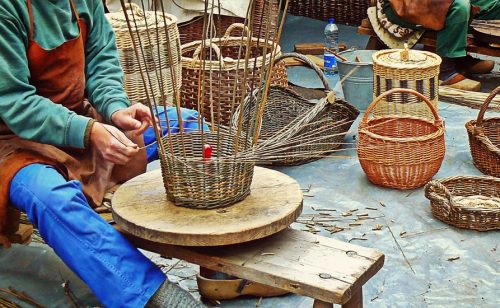 Država bespovratno daje 10.000 evra preduzetnicima za počinjanje posla na selu