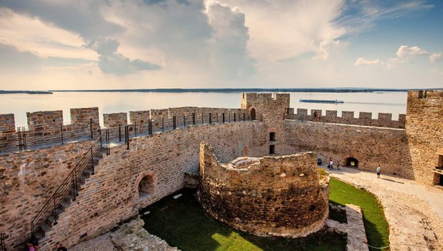 (FOTO/VIDEO) TURISTIČKE LEPOTE SRBIJE Bajkovita tvrđava na rubu Balkana čuva magiju najlepših zalazaka sunca