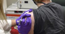 POČINJE VAKCINACIJA U VELIKOJ BRITANIJI Prva zemlja koja će u borbi protiv korone primeniti Pfizer i Biontech vakcine