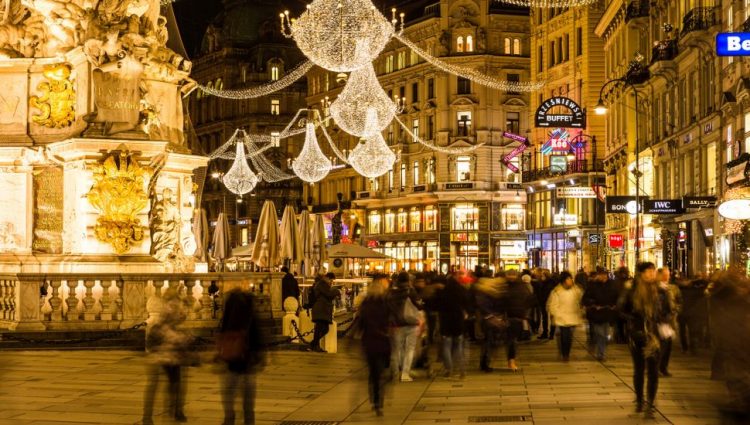 Bečlije za praznike u proseku kupe sedam poklona i potroše 290 evra