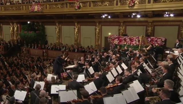 PRVI PUT U ISTORIJI Novogodišnji koncert Bečke filharmonije bez publike, uz virtuelni aplauz