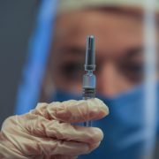 VAKCINACIJA U EU POČINJE OD 27. DECEMBRA Evropska komisija dala zeleno svetlo za cepivo Pfizer i BioNtech