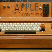 Prodaje se računar Apple 1 iz 1976. godine, za „tričavih“ 1,5 miliona dolara