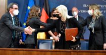 (FOTO) Potpisan sporazum o dodeli 12,5 miliona evra za Transbalkanski koridor
