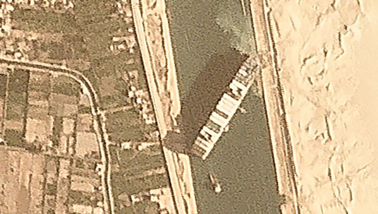 Brod ostao nasukan u Sueckom kanalu, ugroženo snabdevanje Starog kontinenta
