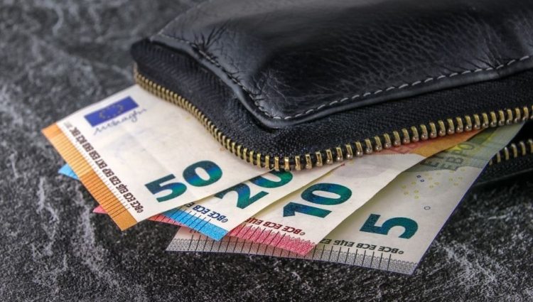 U Hrvatskoj paket poreskih olakšica i povećanje plata pre leta