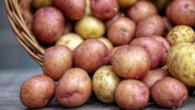 Krompir u Srbiji za godinu dana poskupeo skoro 119 odsto
