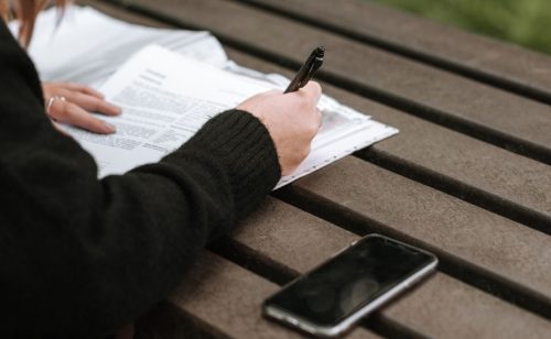 Građani Nemačke moći će svoja dokumenta od 2027. da čuvaju u mobilnom telefonu