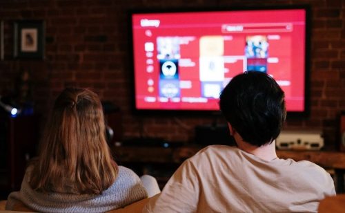 Elison lično garantuje 40 milijardi dolara za ponudu kompanije Paramount Skydance