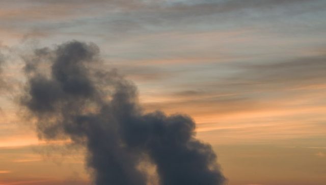 Građani se žale na zagađenje vazduha, sumnjaju na požar plastične opreme u Vinči