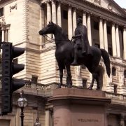 Banka Engleske razmatra da olakša uslove za otvaranje predstavništva stranih banaka