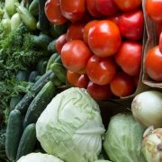 Holanđani godišnje na organsku hranu troše 300 evra, u Srbiji je prosek po stanovniku 2,4 evra