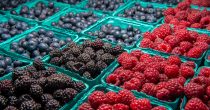Rekordne cene bobičastog voća – maline 800 dinara po kilogramu, kupine i do 600  