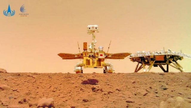 Rover „Bog vatre“ pokazao kinesku zastavu na Marsu
