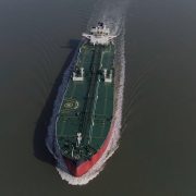 Dekarbonizacija plovidbe uz pomoć poreza na zagađenje