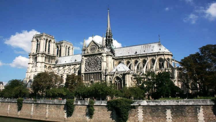 Air France i KLM finansijski su podržali rekonstrukciju Notre-Dame