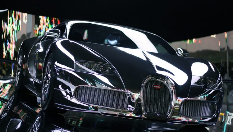 Poslednji Bugatti na benzinski pogon za 4,7 miliona dolara