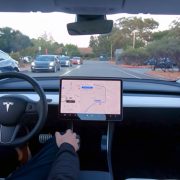 Tesla povlači više od 360.000 vozila zbog ažuriranja softvera